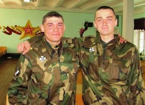 Контрактники Сергей Кокин и Александр Федоров служат в 228-м особом полку радиоэлектронной борьбы уже полгода