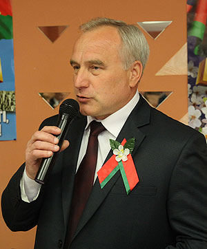 Выступает Николай Шерстнев