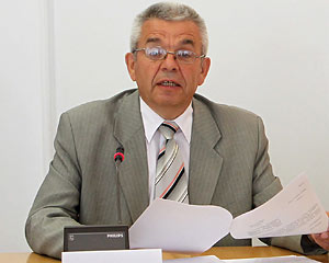 Cекретарь ЦИК Николай Лозовик